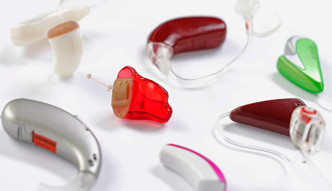 What makes up a hearing aid?